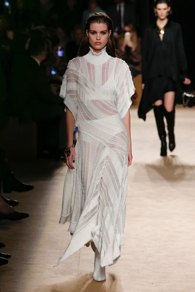 Look 5
